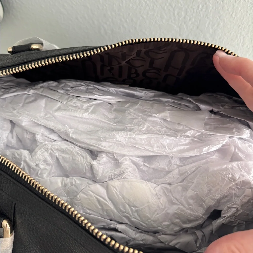 RARE NWT Henri Bendel Noho Overnight bag - black pebbled leather. - Picture 8 of 9